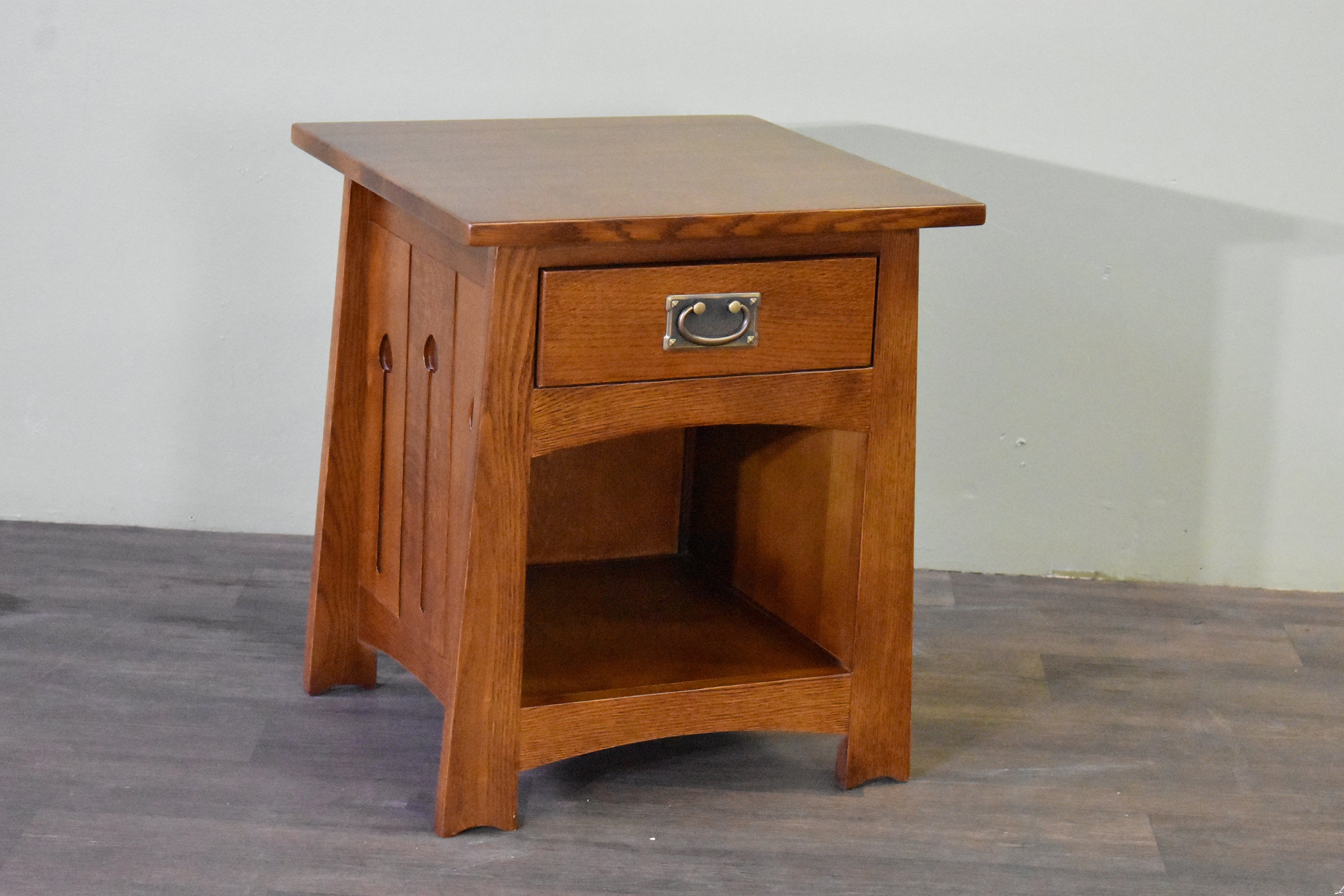 Mission Style Solid Quarter Sawn Oak Keyhole End Table