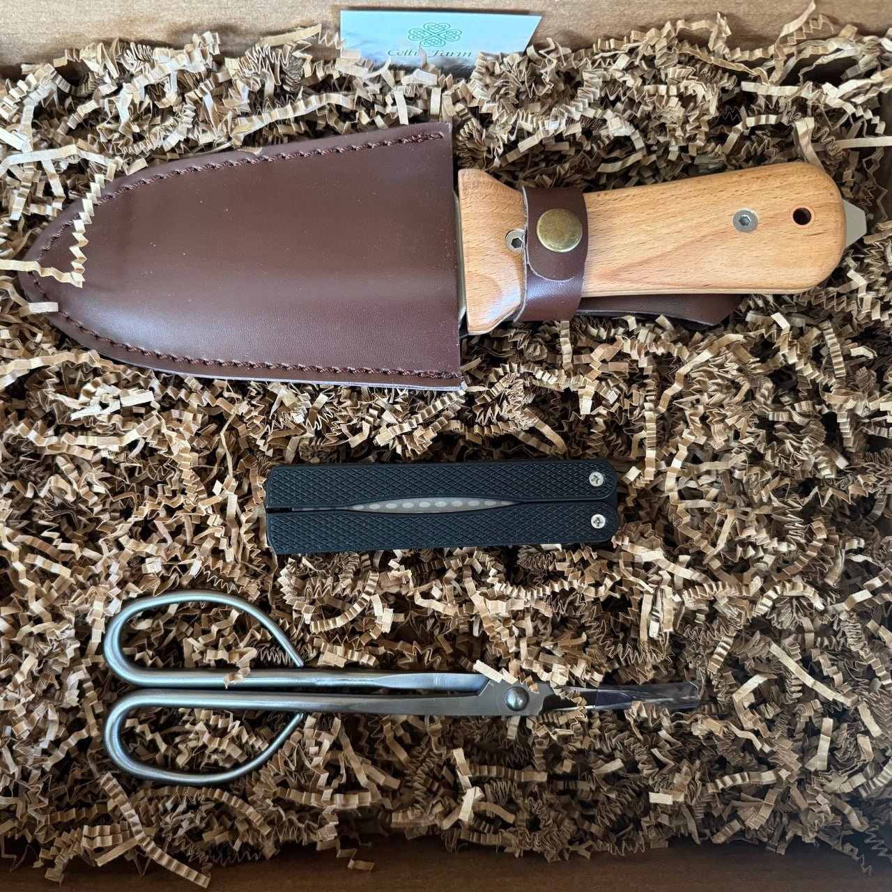 Garden Gift Box - Garden Tool Set (Hori Hori, Garden Snips and Garden Tool Sharpeners) 3 Tool Kit