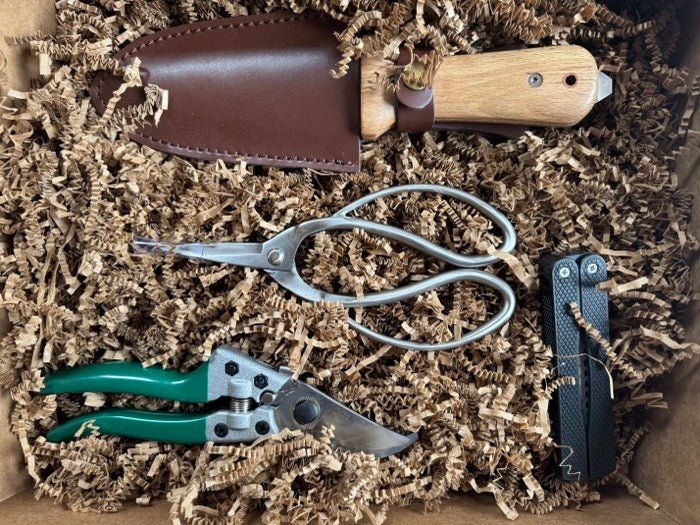Ultimate Garden Gift Box - 4 Garden Tool Set (Hori Hori, Pruners, Garden Snips and Garden Tool Sharpeners) Tool Kit