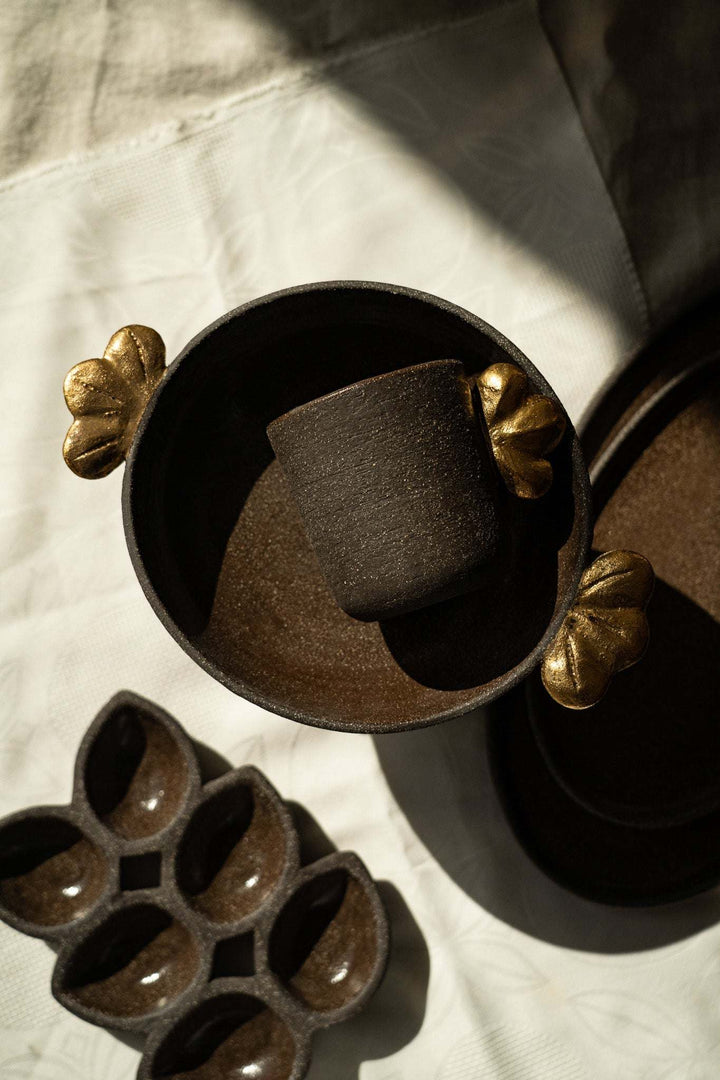 Stoneware Pedestal Fruit Bowl "Pumpernickel" with Gold Leaves