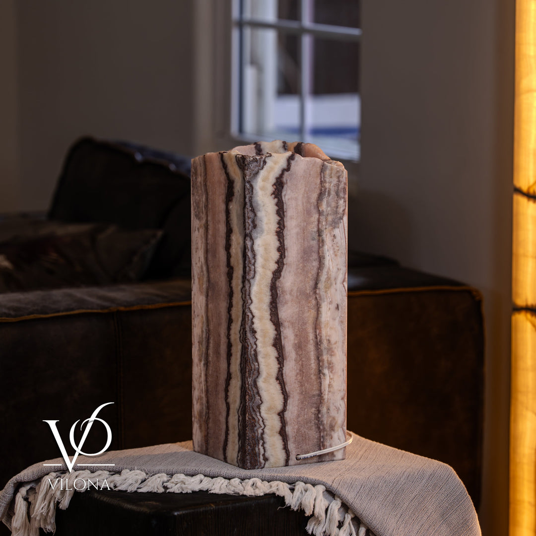 Rosa Onyx Live Edge Table Lamp – 16" Tall × 6" Square 