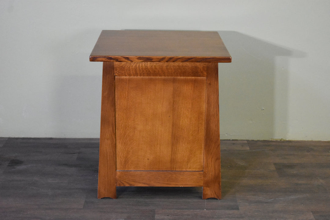 Mission Style Solid Quarter Sawn Oak Keyhole End Table
