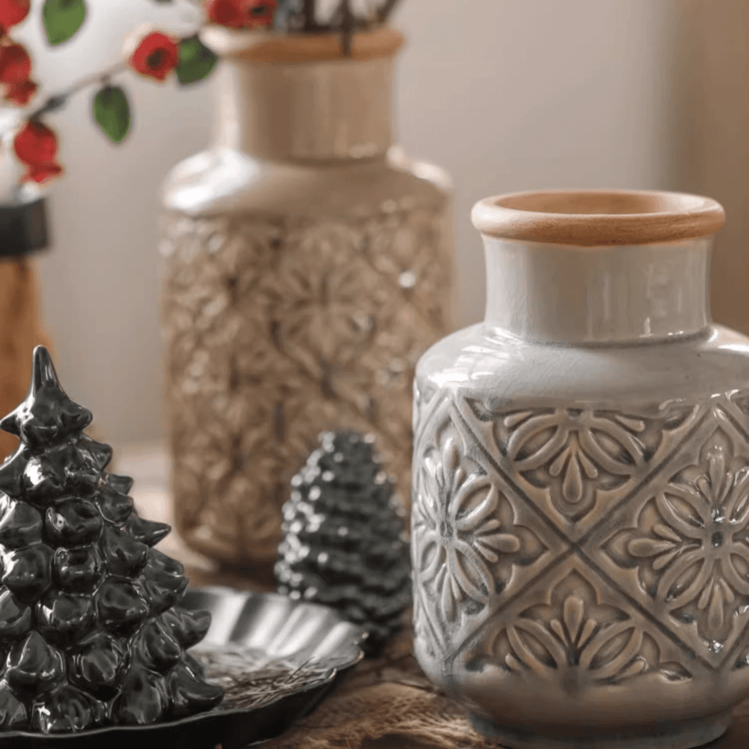 Domino Embossed Pattern Vase