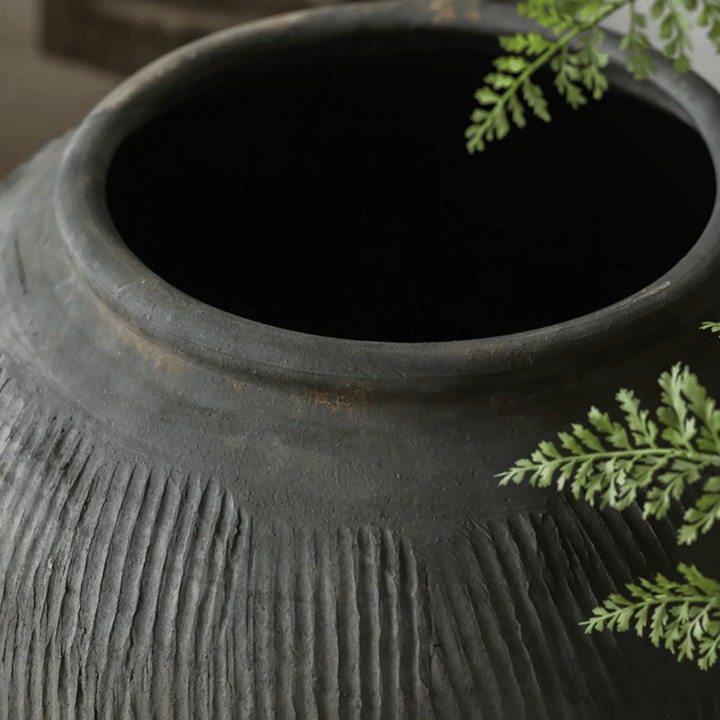 Round Earthenware Gray Pot