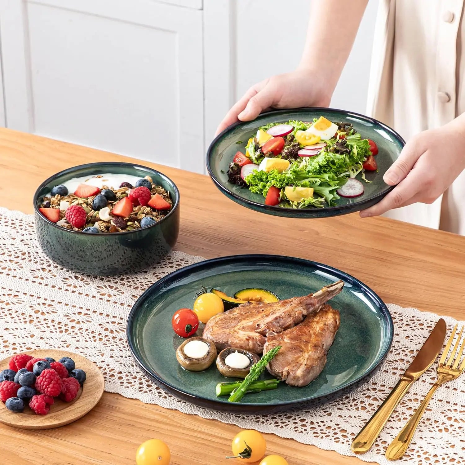 Ceramic Dinnerware Set For Four Plates And Bowls