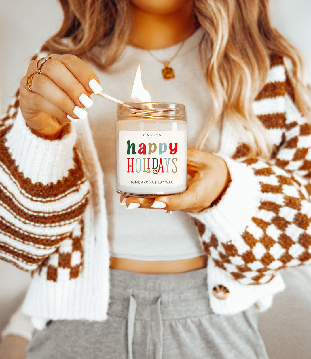 Happy Holiday Scented Soy Blend Candle Pine Orange Woods 9oz Jar Great Gift Idea