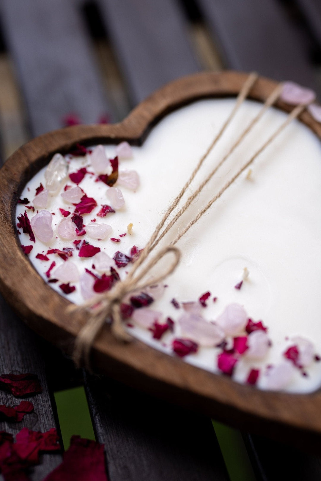 Heart-Shaped Wood Dough Bowl Candle – Crystals &amp; Flowers – 3 Cotton Wick Soy Candle