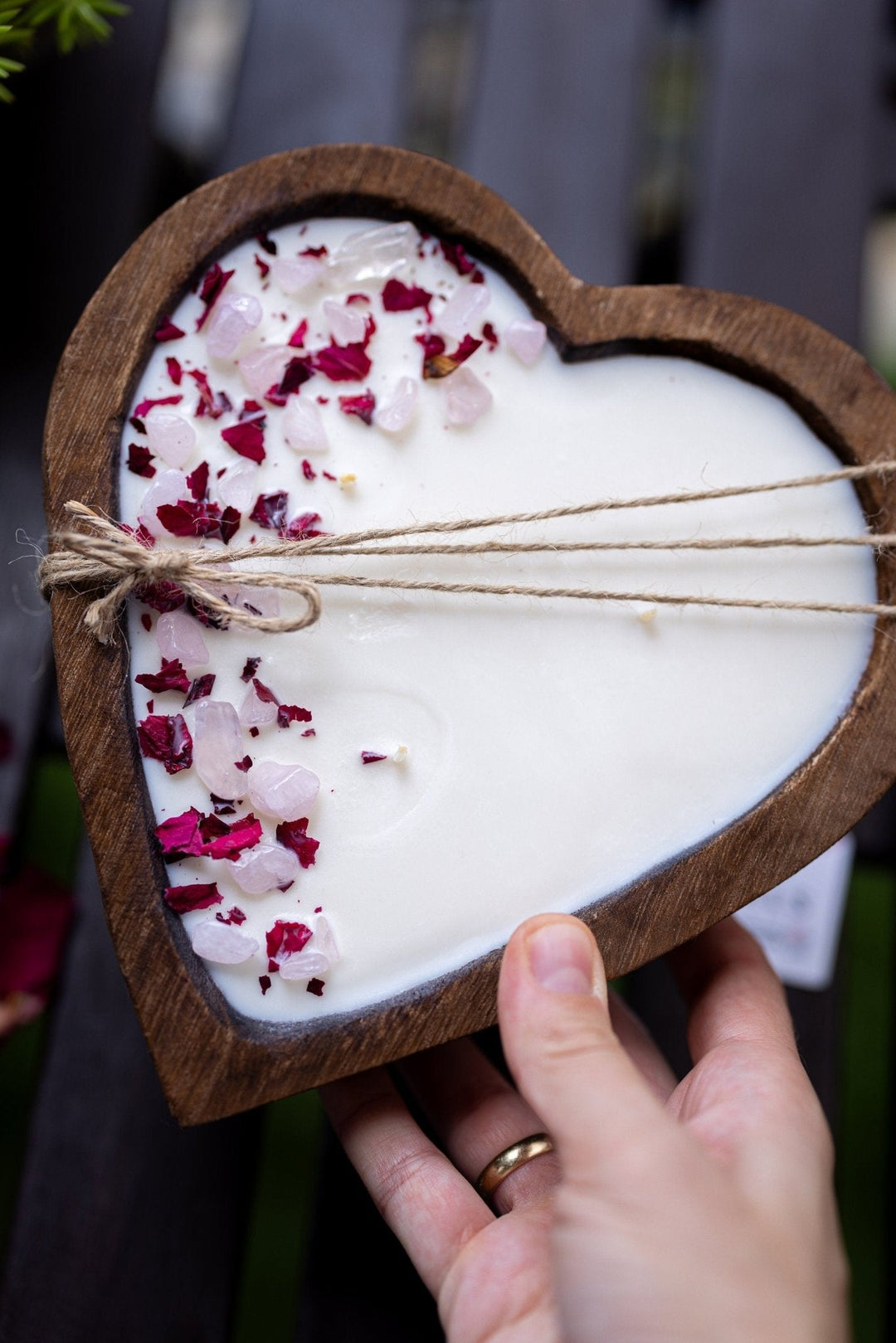 Heart-Shaped Wood Dough Bowl Candle – Crystals &amp; Flowers – 3 Cotton Wick Soy Candle